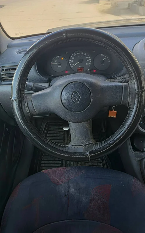 Renault Clio - Photo 2