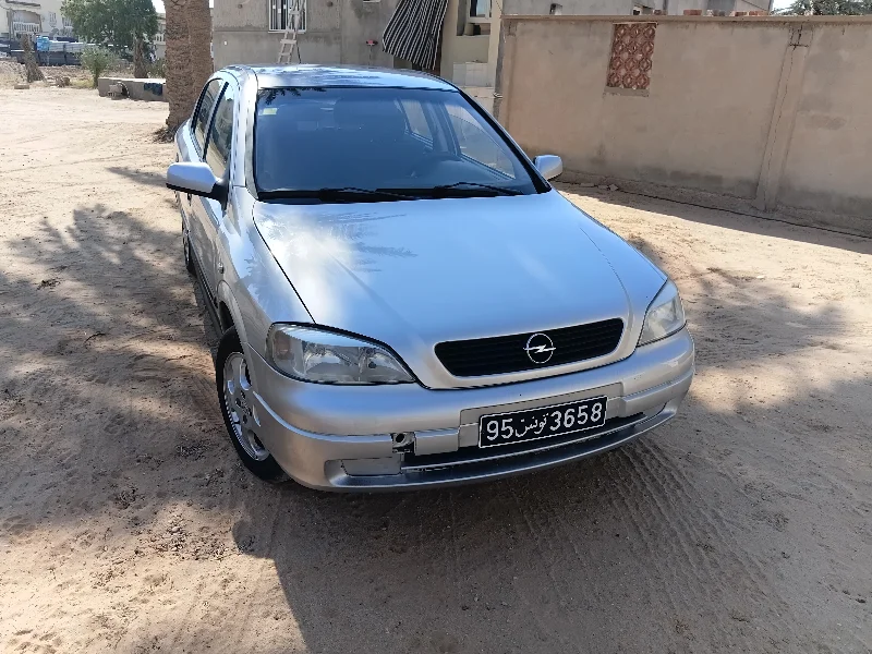 Opel Astra 2000 Essence