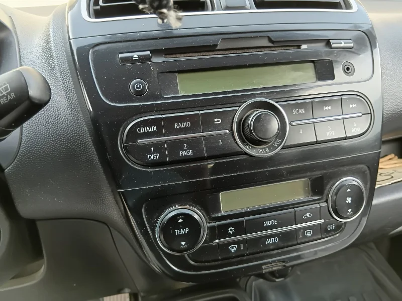 Mitsubishi Mirage - Photo 3