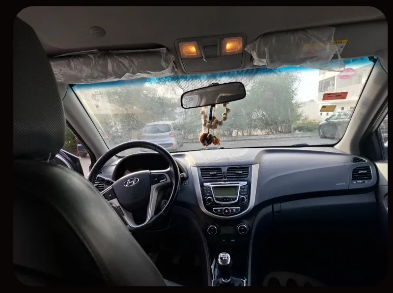 Hyundai ACCENT - Photo 4