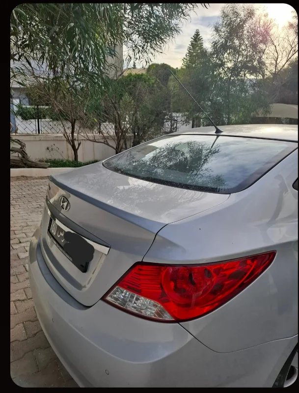 Hyundai ACCENT - Photo 2