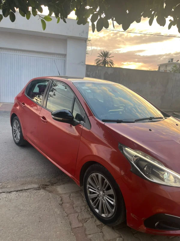 Peugeot 208 - Photo 6