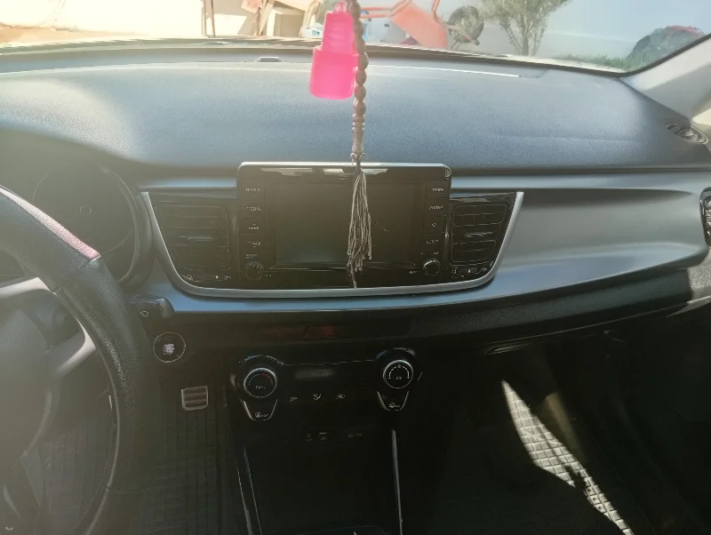 Kia RIO - Photo 4