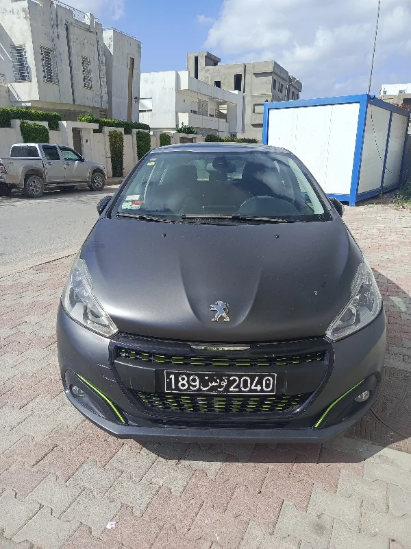 Peugeot 208 - Photo 8