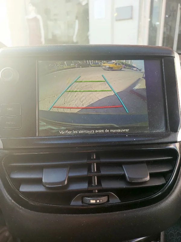 Peugeot 208 - Photo 4