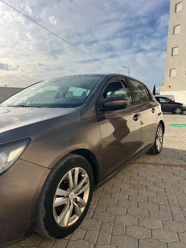 Peugeot 308 - Photo 6