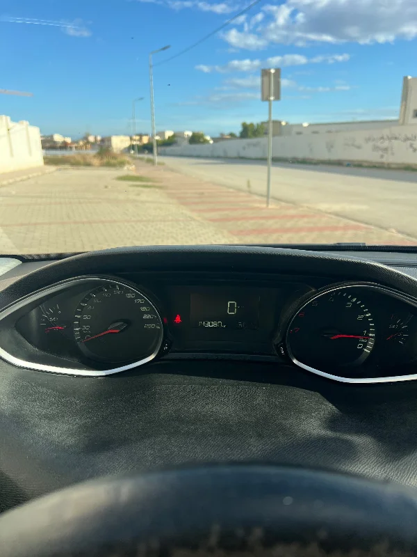 Peugeot 308 - Photo 2