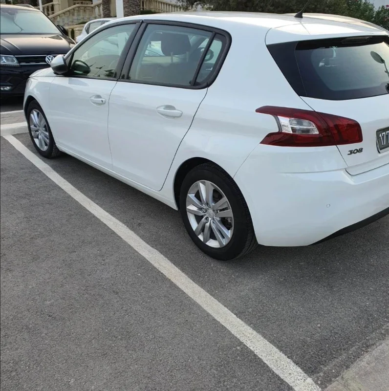 Peugeot 308 - Photo 2