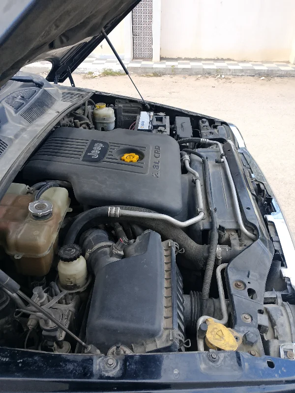Jeep CHEROKEE - Photo 2