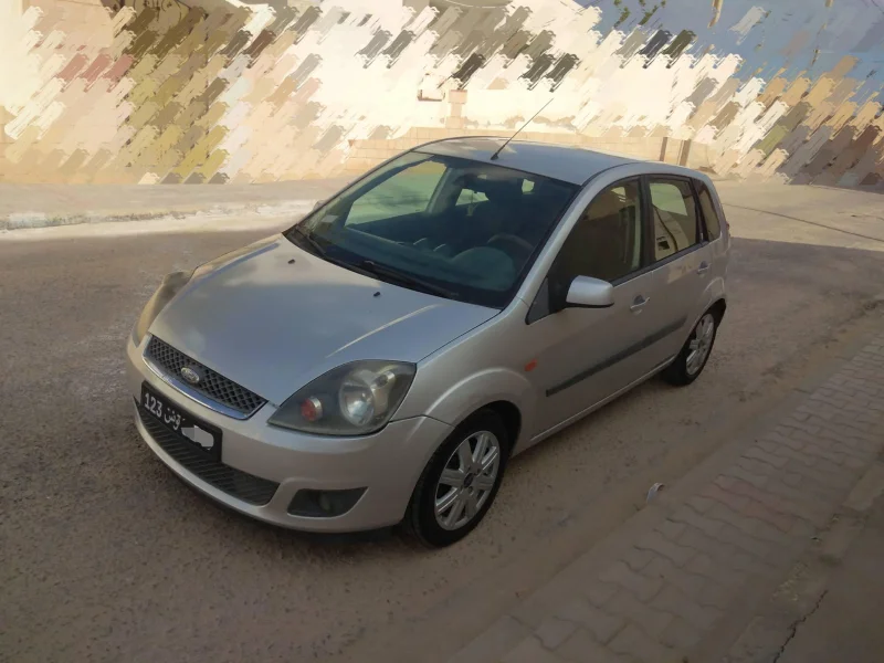 Ford FIESTA - Photo 8
