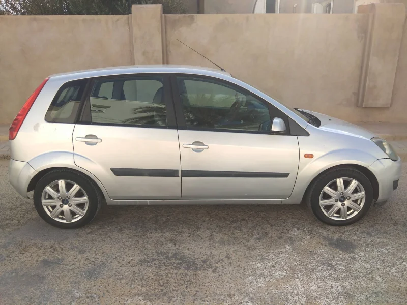 Ford FIESTA - Photo 7