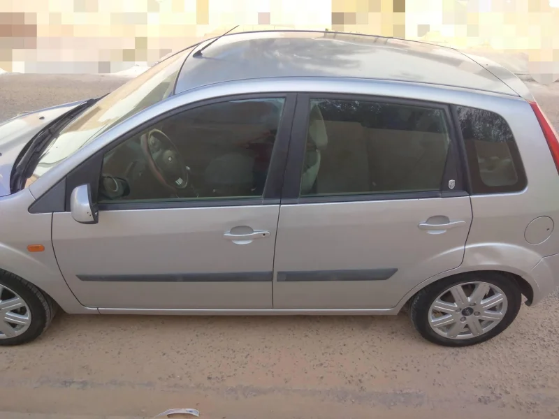 Ford FIESTA - Photo 6