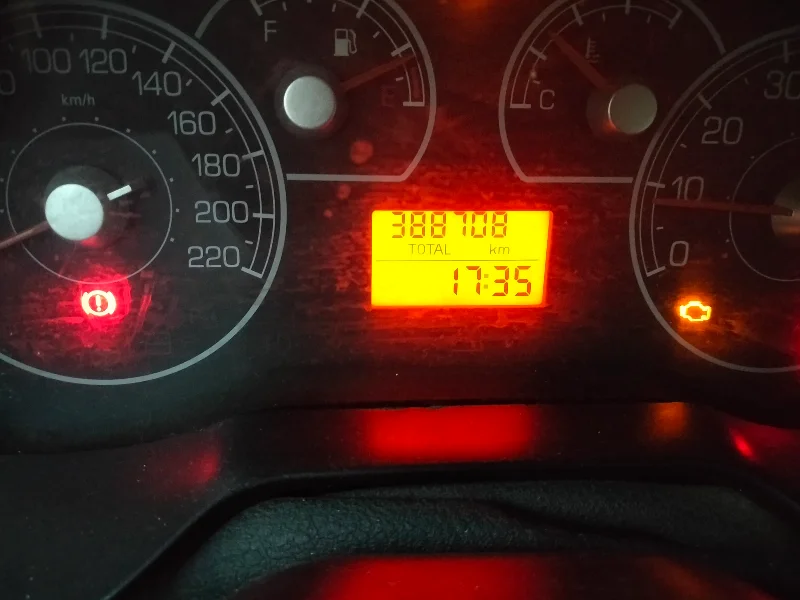 Fiat GRANDE PUNTO - Photo 2