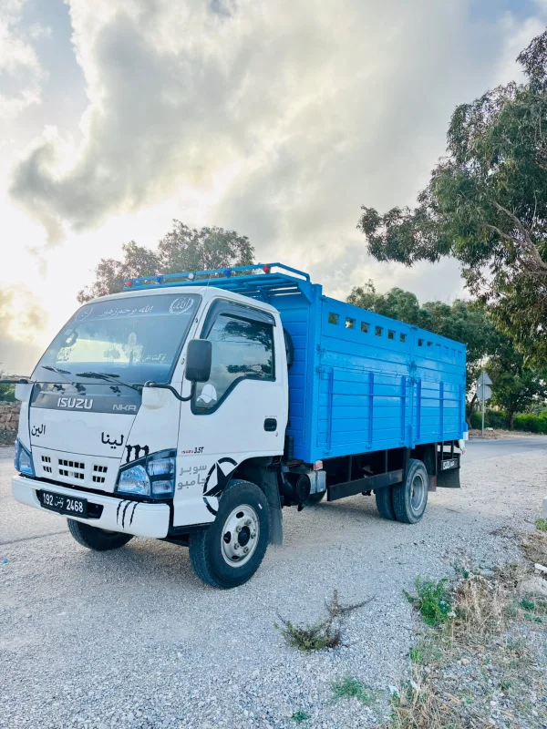 Isuzu AUTRE - Photo 8