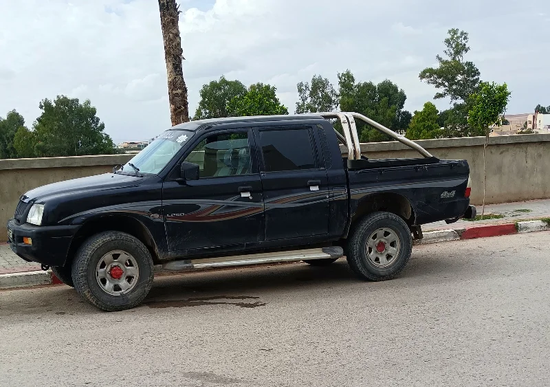 Mitsubishi L200 - Photo 8