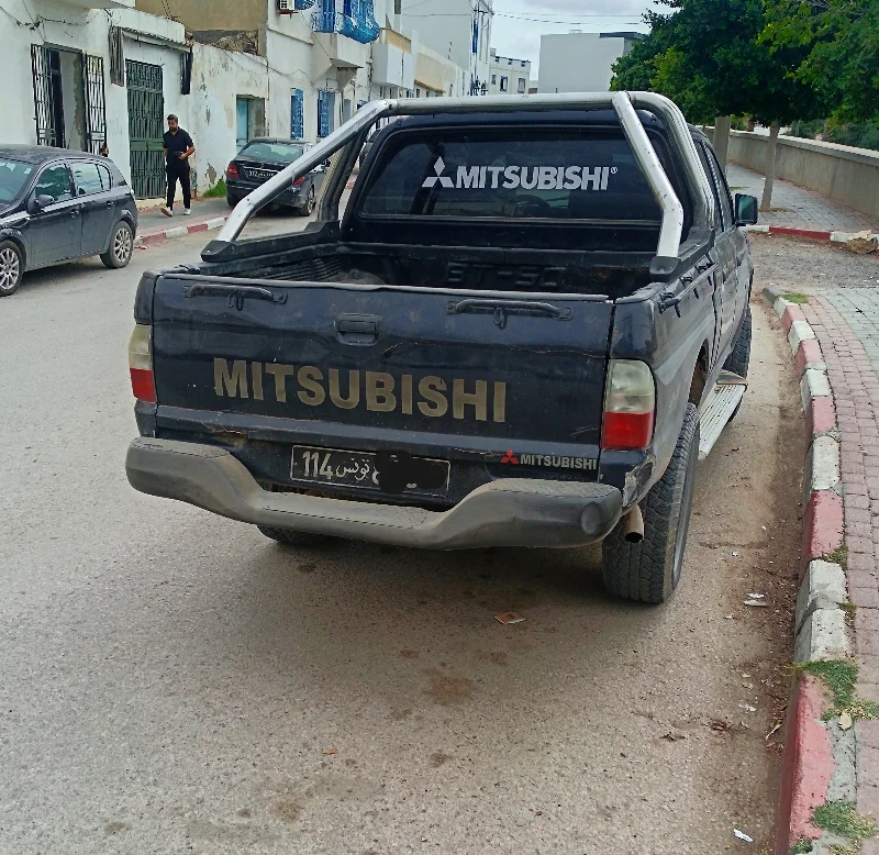 Mitsubishi L200 - Photo 6