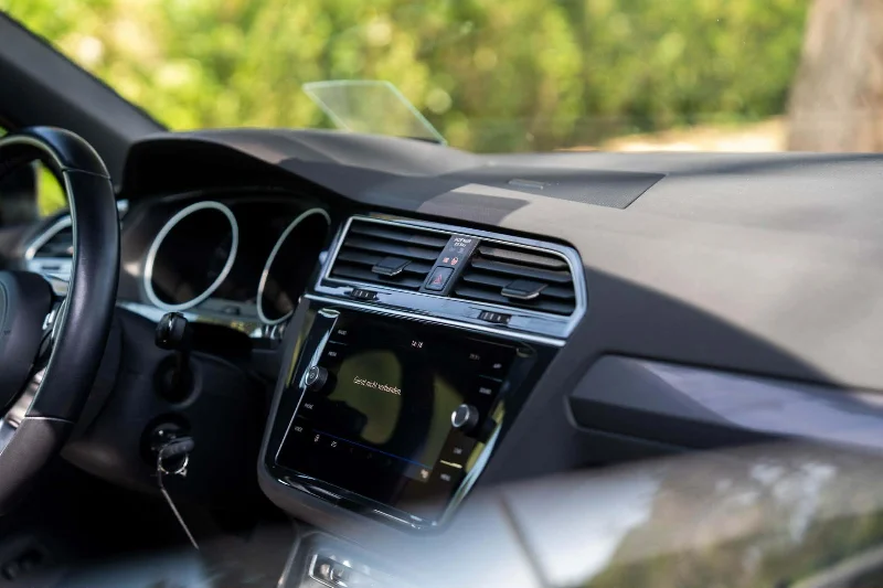 Volkswagen Tiguan - Photo 3