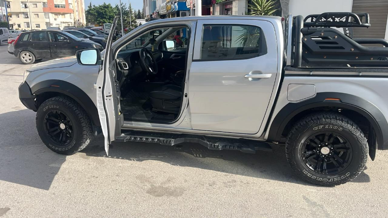 Isuzu D MAX - Photo 2