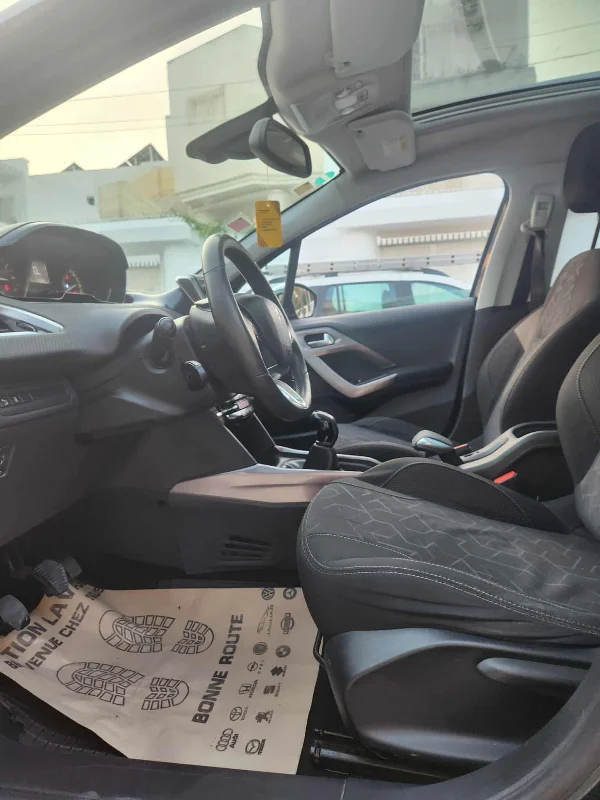Peugeot 2008 - Photo 7