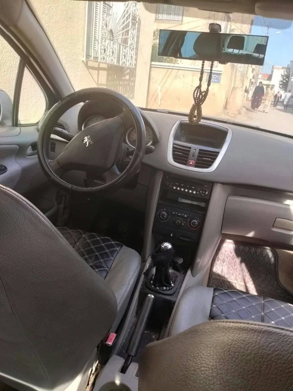 Peugeot 207 - Photo 6