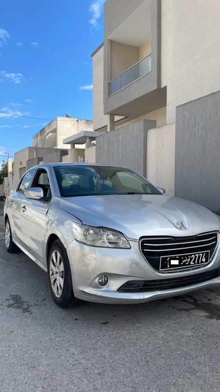 Peugeot 301 2013 Essence