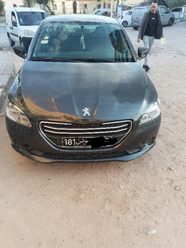 Peugeot 301 2015 Essence