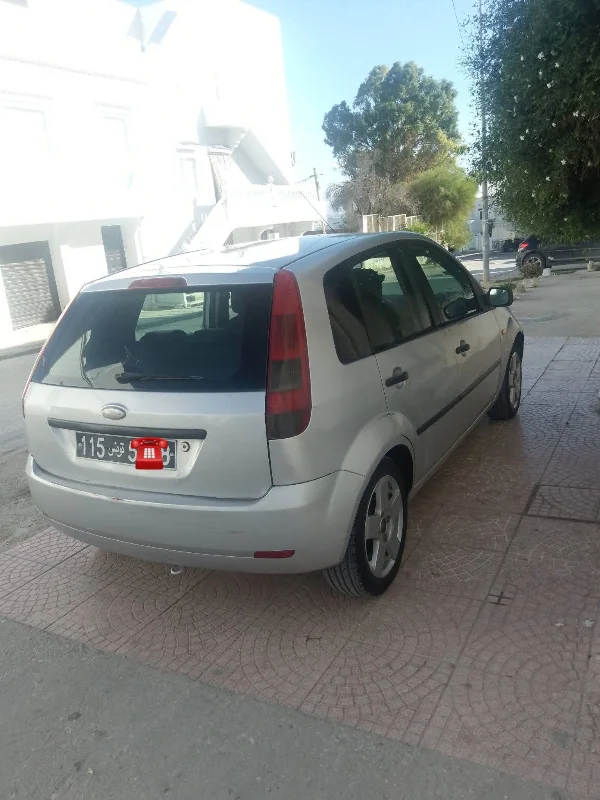 Ford FIESTA - Photo 11