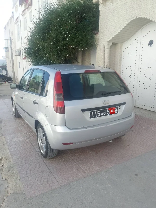 Ford FIESTA - Photo 9