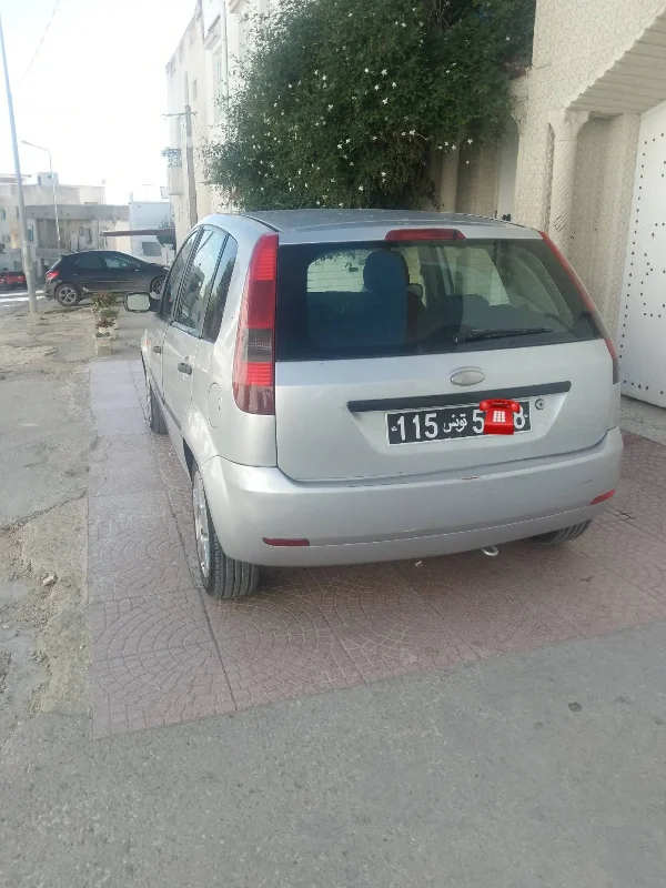 Ford FIESTA - Photo 7