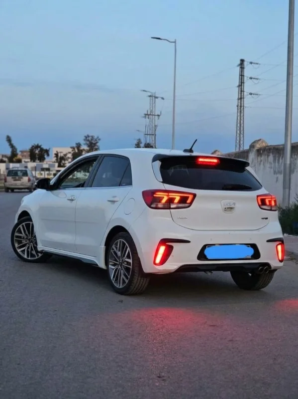 Kia RIO - Photo 10