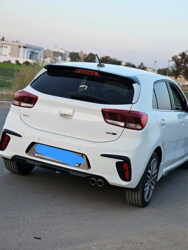 Kia RIO - Photo 5