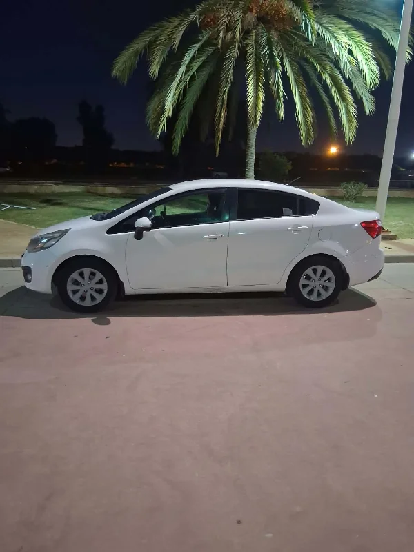 Kia RIO - Photo 4