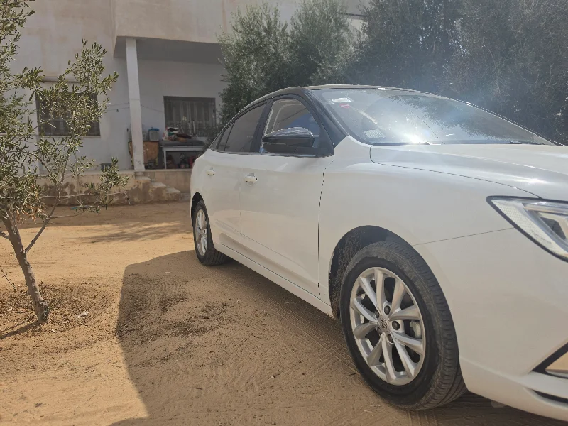 MG MG 5 - Photo 4