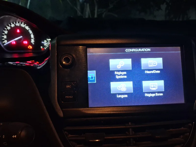 Peugeot 208 - Photo 2