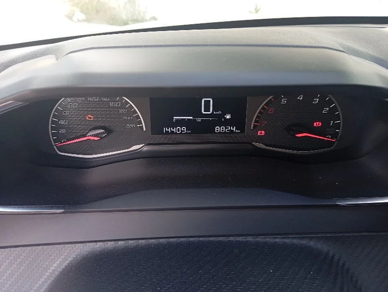 Peugeot 208 - Photo 4