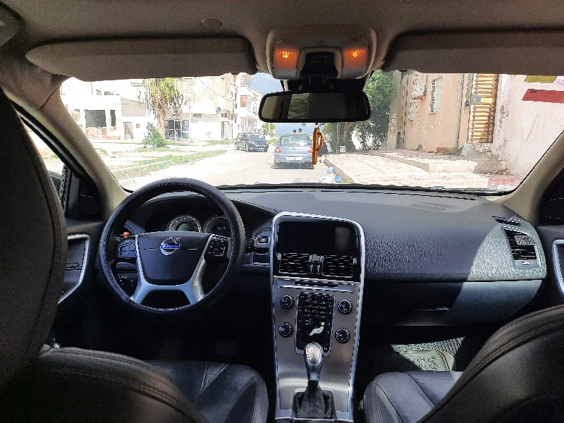 Volvo Xc60 - Photo 3