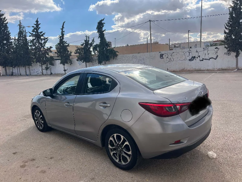 Mazda MAZDA2 - Photo 10