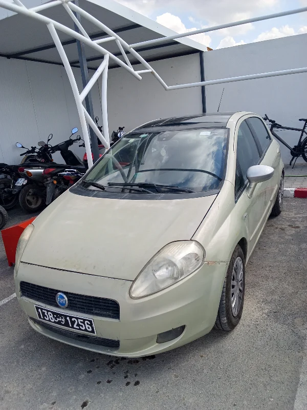 Fiat GRANDE PUNTO - Photo 2