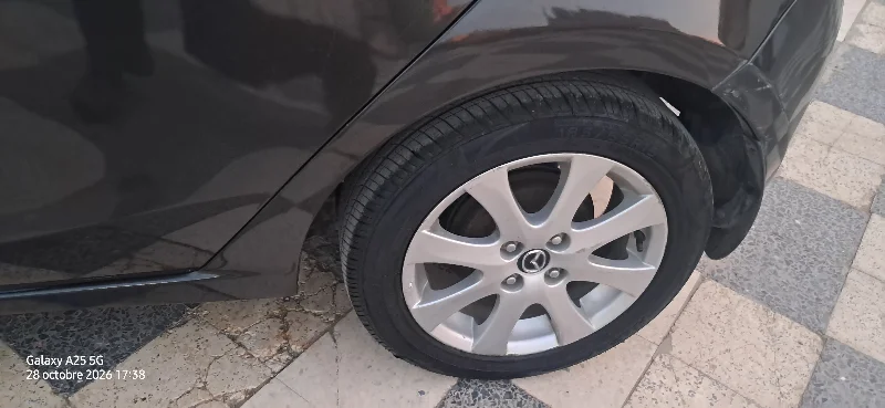 Mazda MAZDA2 - Photo 7