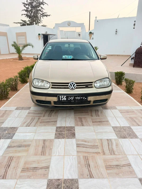 Volkswagen Golf 2001 Essence