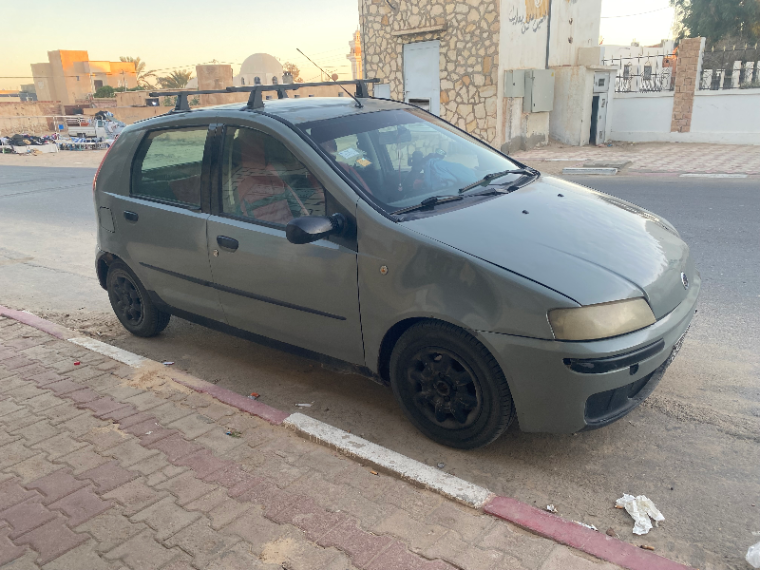 Fiat PUNTO - Photo 7