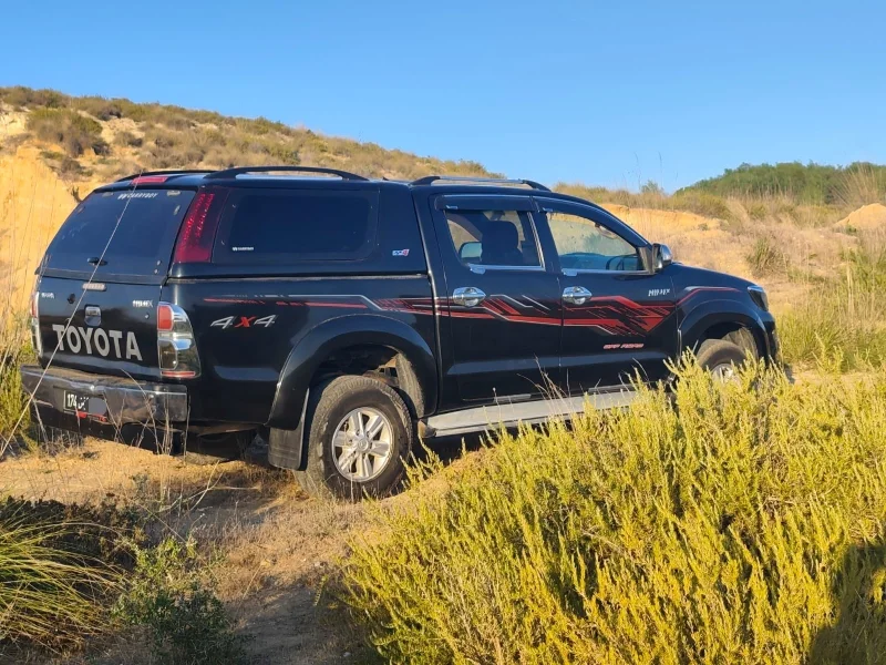 Toyota Hilux - Photo 11