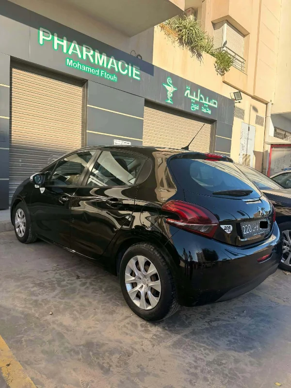 Peugeot 208 - Photo 6