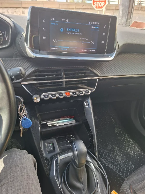 Peugeot 2008 - Photo 9