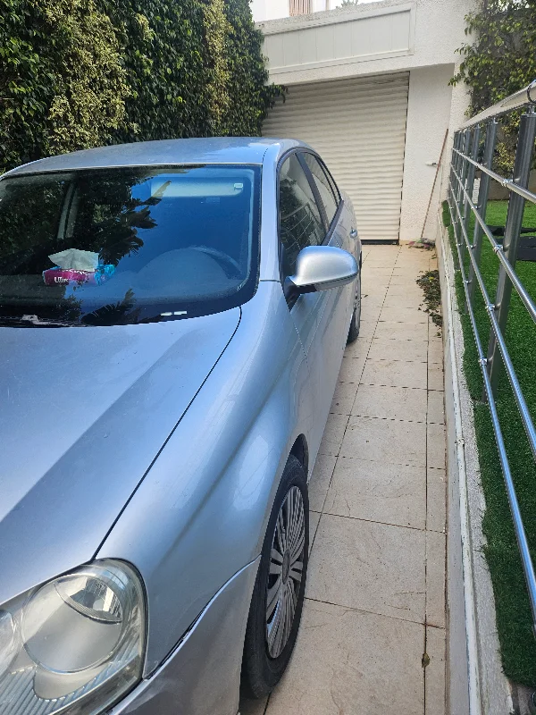 Volkswagen Jetta - Photo 3