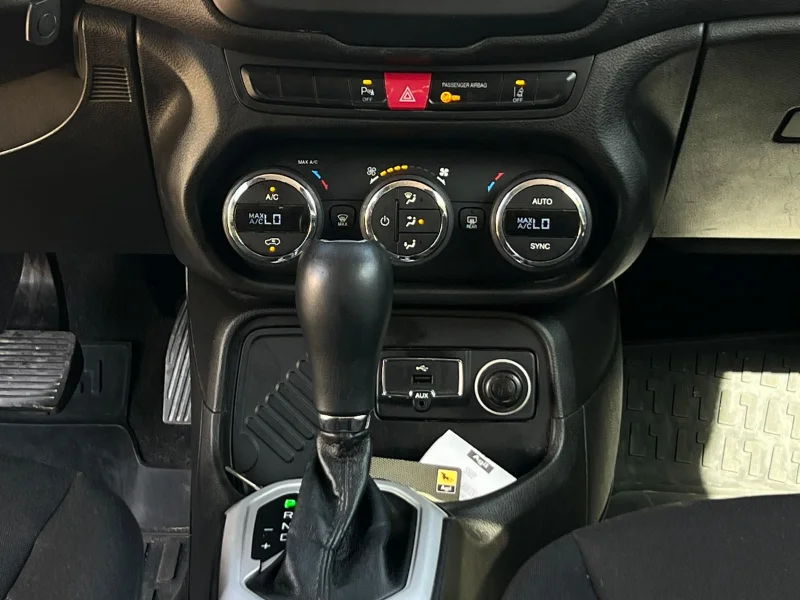 Jeep RENEGADE - Photo 2