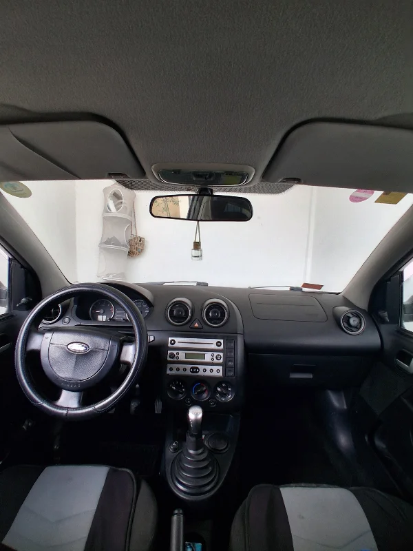 Ford FIESTA - Photo 2
