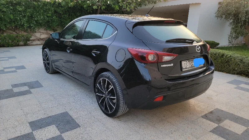 Mazda MAZDA3 - Photo 4