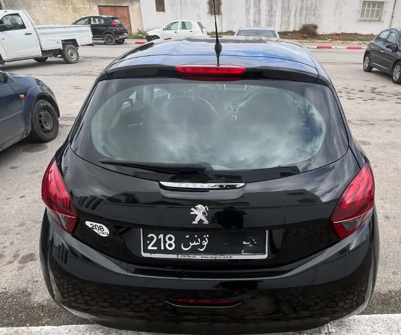 Peugeot 208 - Photo 9