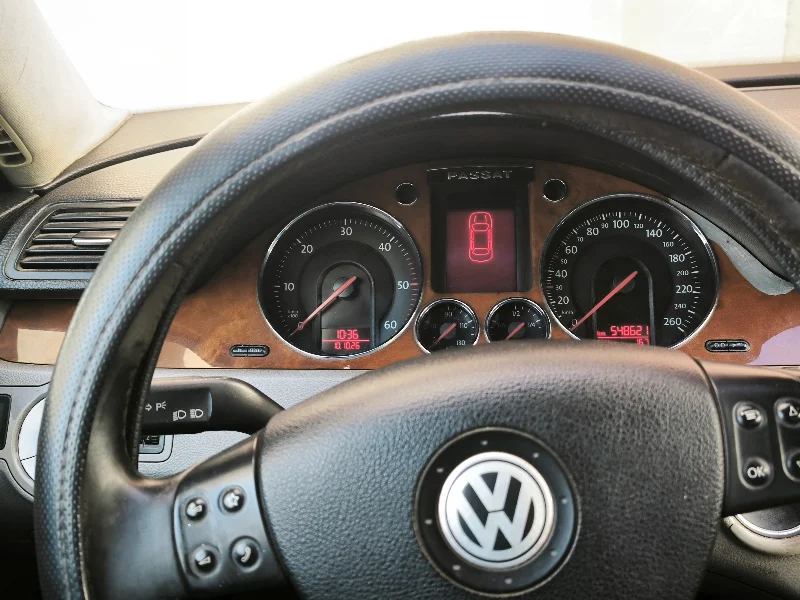 Volkswagen Passat - Photo 8